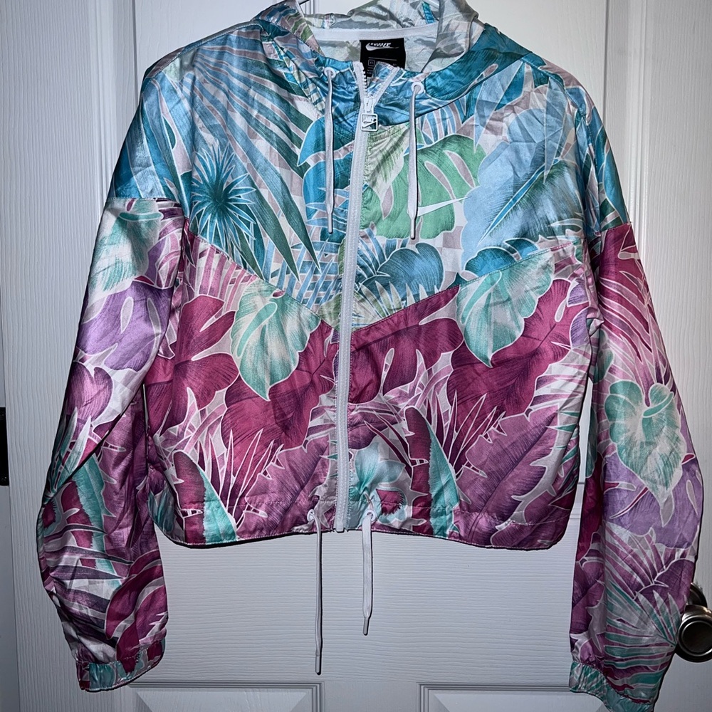 NWOT Nike tropical cropped workout jacket!